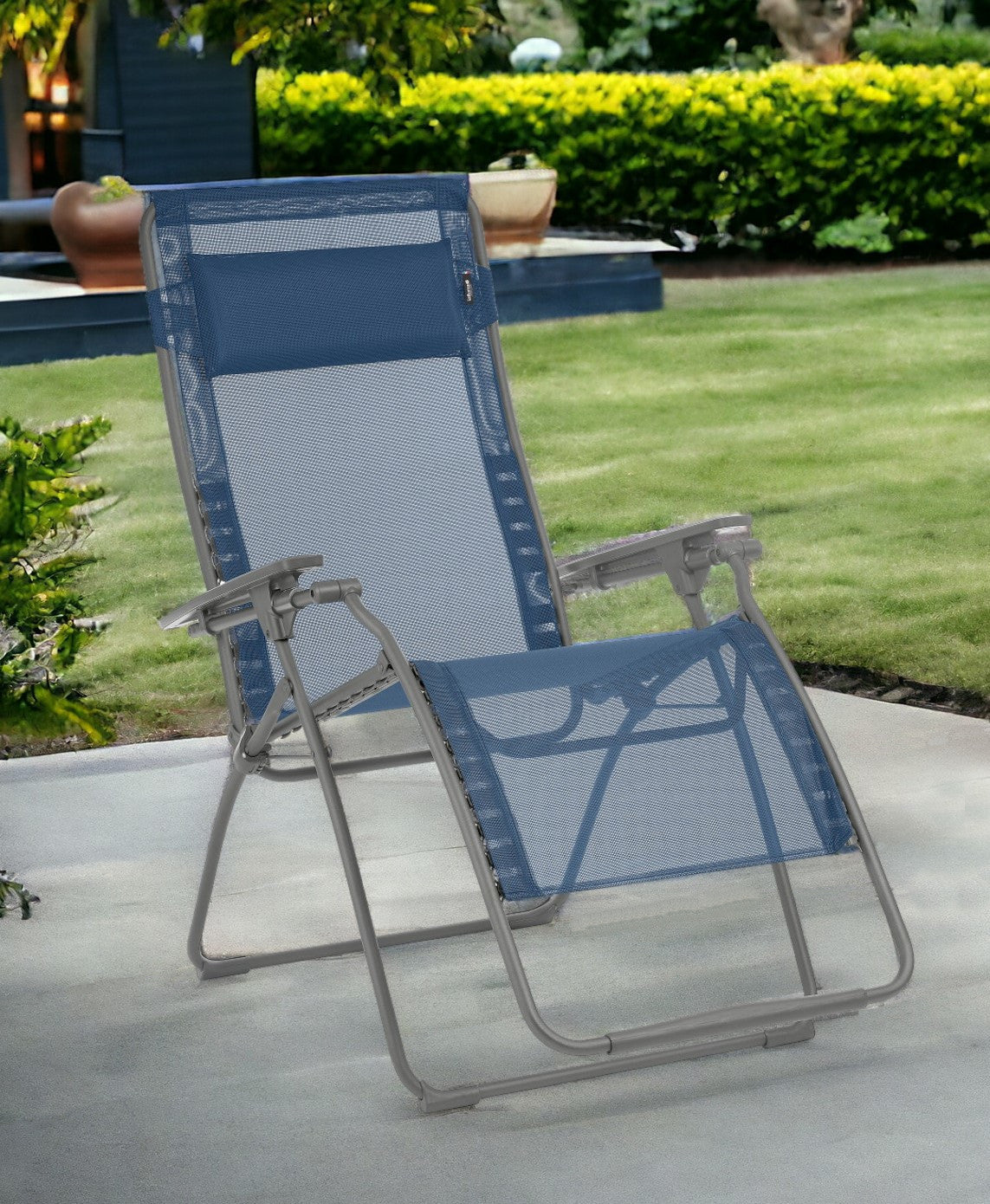 30" Blue and Gray Steel Outdoor Zero Gravity Chair